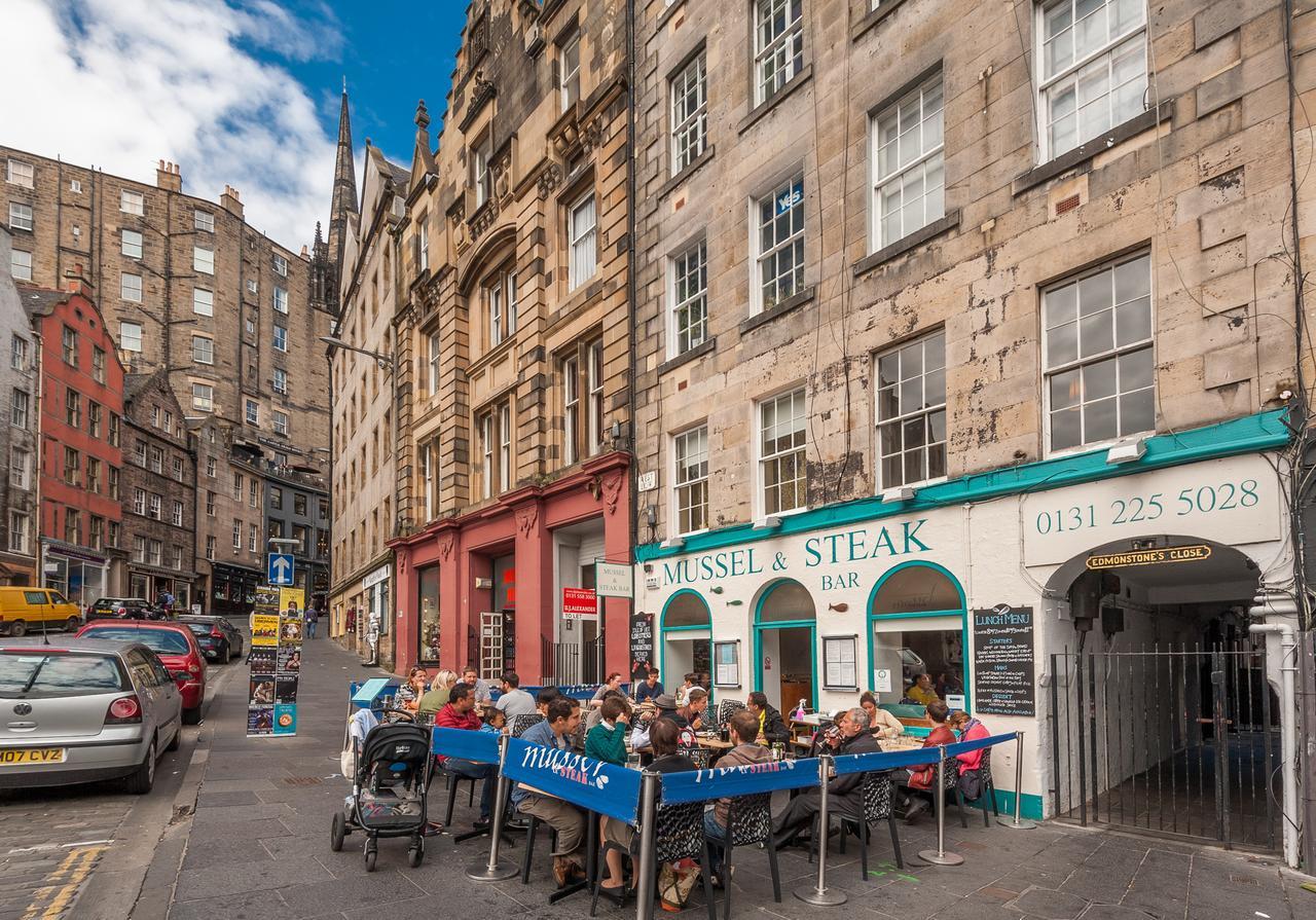 The Edmonstone'S Close Residence Edinburgh Bagian luar foto