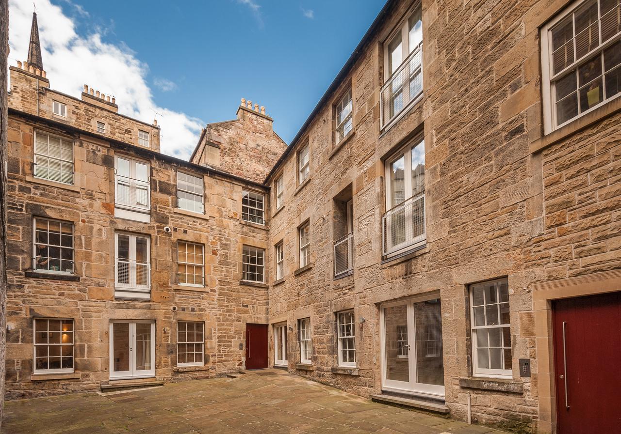 The Edmonstone'S Close Residence Edinburgh Bagian luar foto